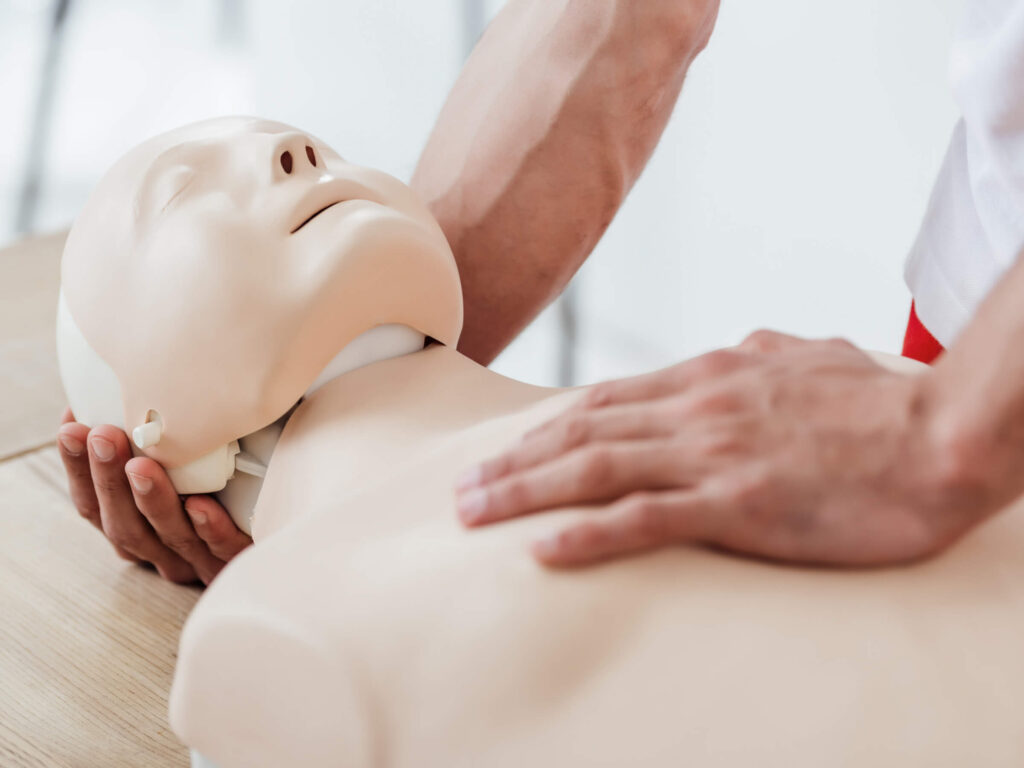 Cpr training mannequin
